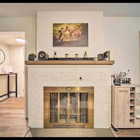 Modern Home • Family Friendly • Grill • Fireplace 이리 외부 사진