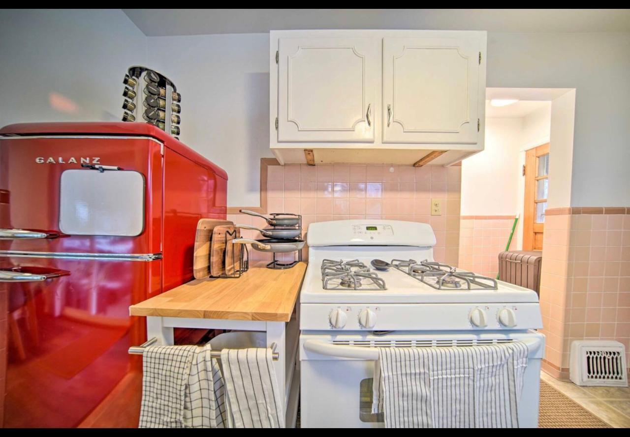 Modern Home • Family Friendly • Grill • Fireplace 이리 외부 사진