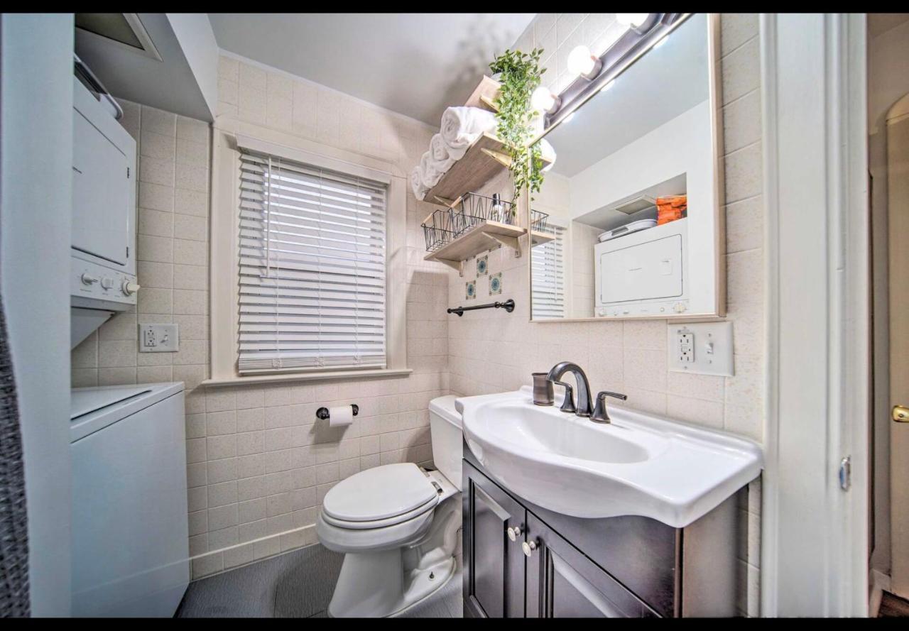 Modern Home • Family Friendly • Grill • Fireplace 이리 외부 사진