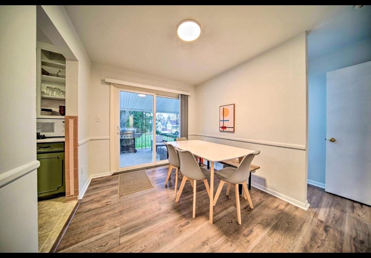 Modern Home • Family Friendly • Grill • Fireplace 이리 외부 사진